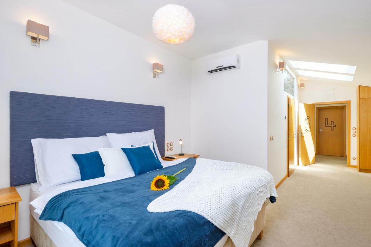 The Rooms Ceske Budejovice Esterno foto