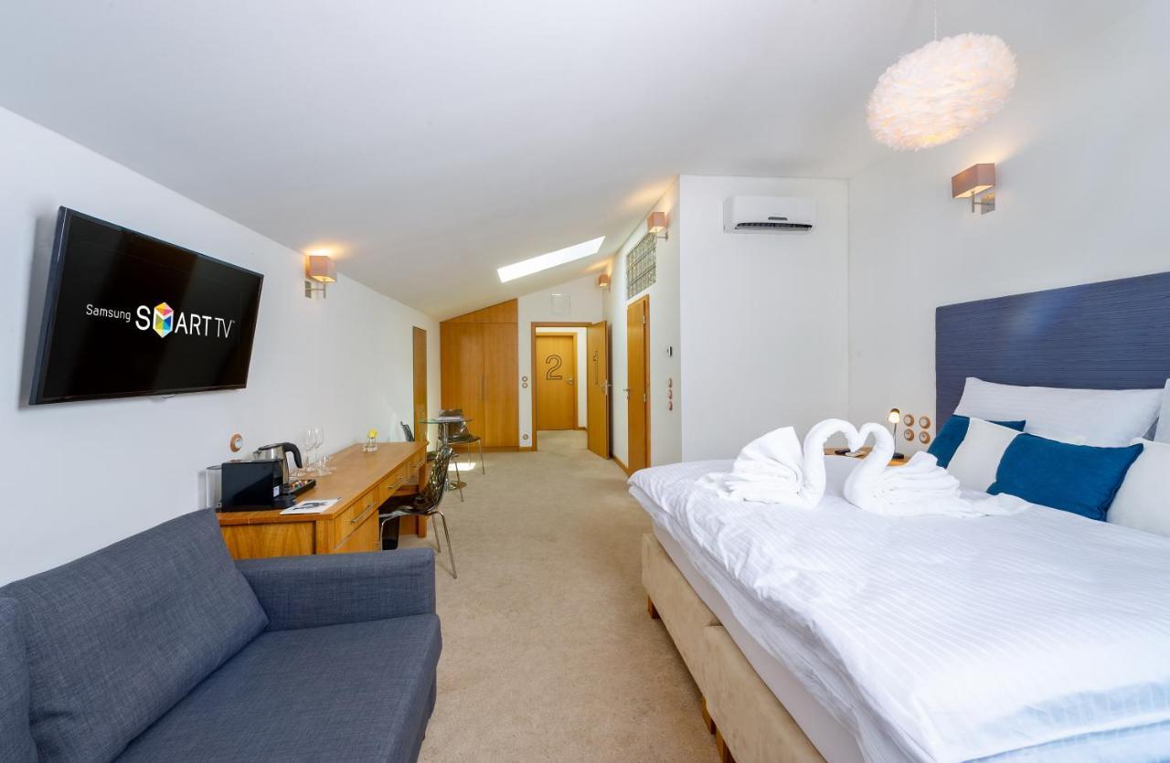 The Rooms Ceske Budejovice Esterno foto